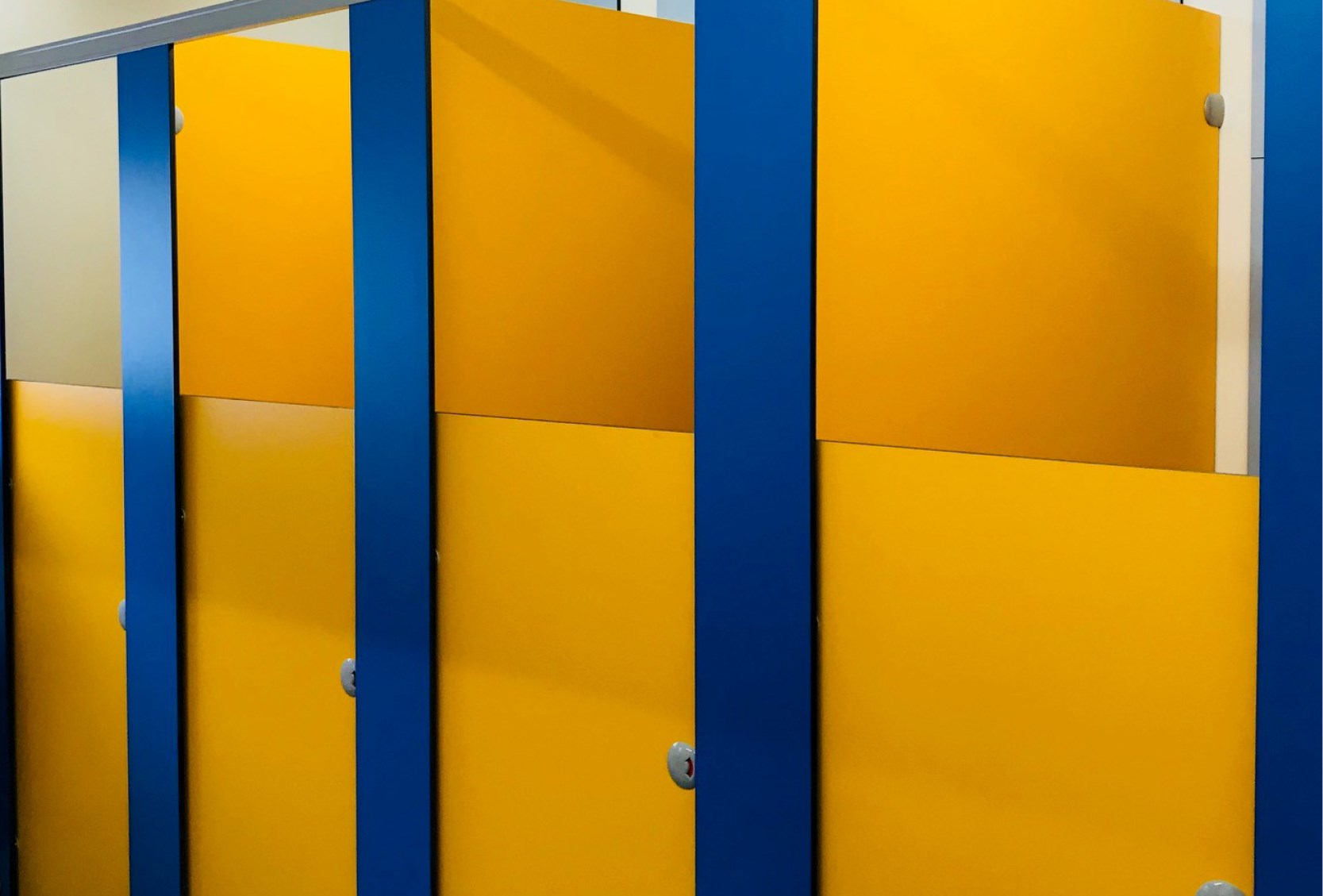 venesta-washrooms-commercial-fernill-primary-school1